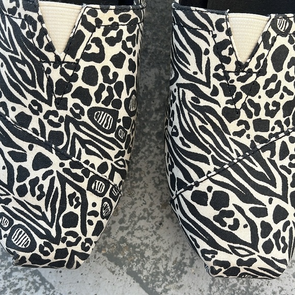 TOMS animal print - Picture 2 of 6
